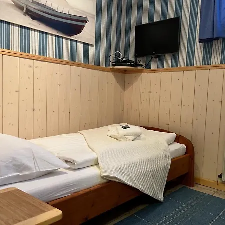 Strandstrasse Eg Apartman *